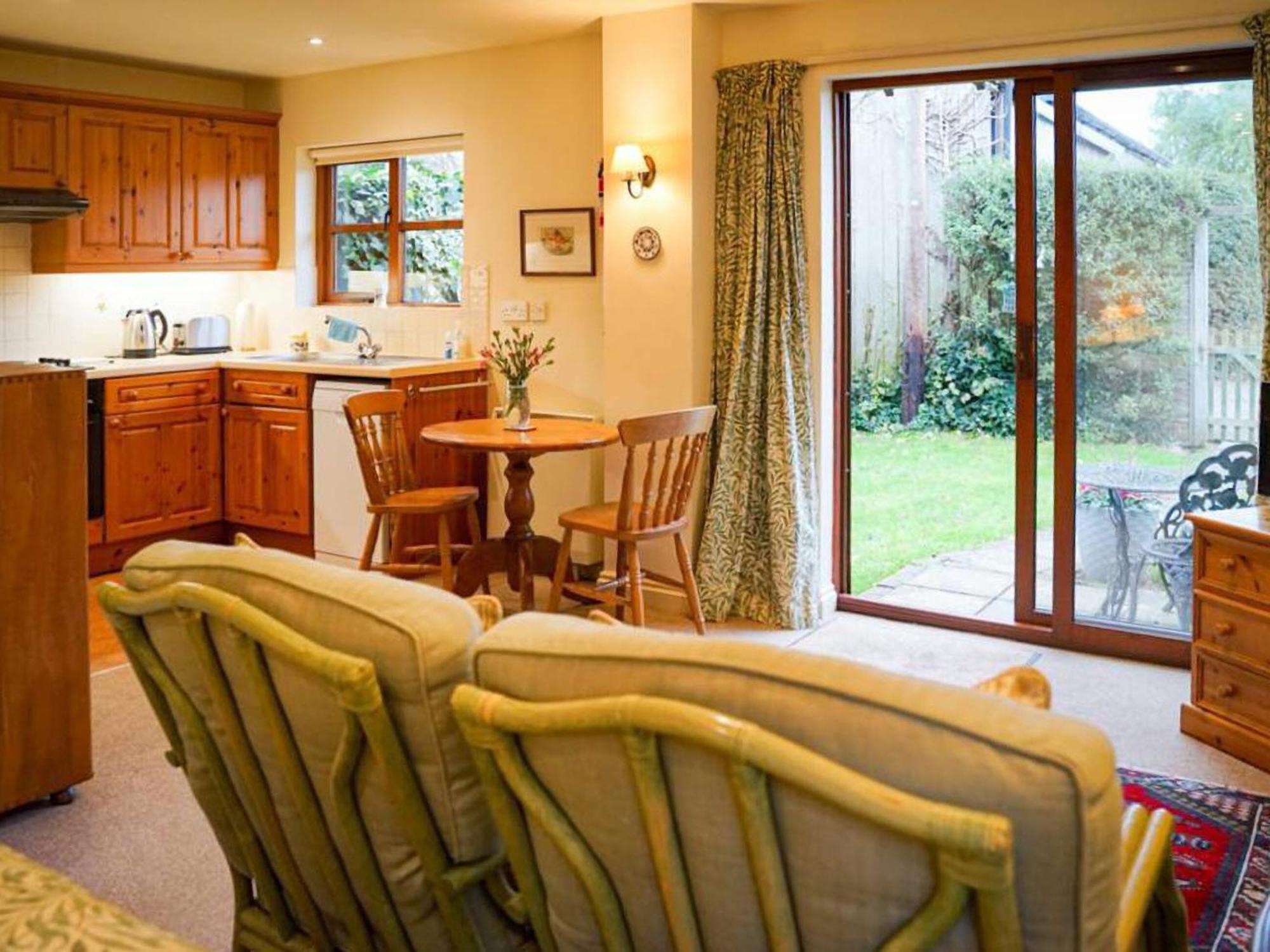 Honeysuckle Cottage North Mundham 외부 사진